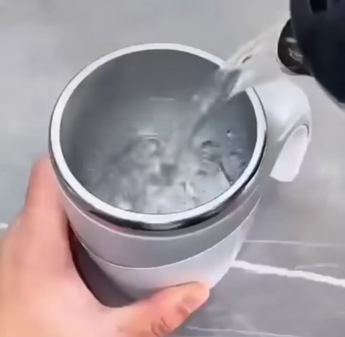 Automatischer Rührbecher